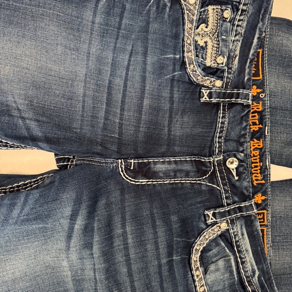 Women’s rock revival jeans like new - Picture 3 of 7